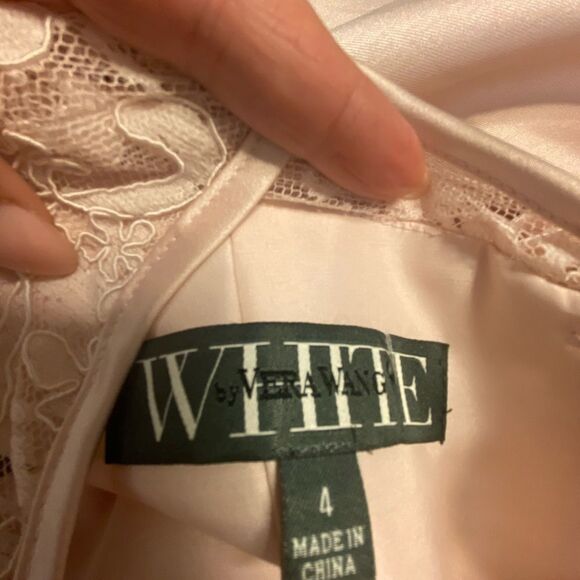 White by VERA WANG, lace peach dress, size 4 - Picture 9 of 13